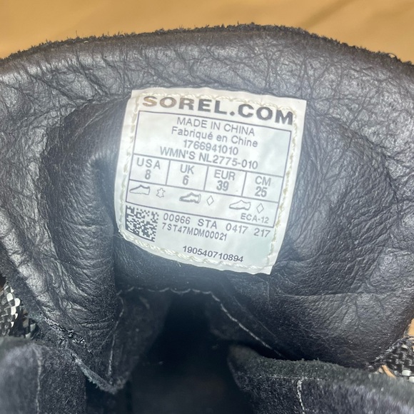 Sorel Sneakchic black suede ankle booties, water/snow-proof, size 8 - Picture 6 of 11